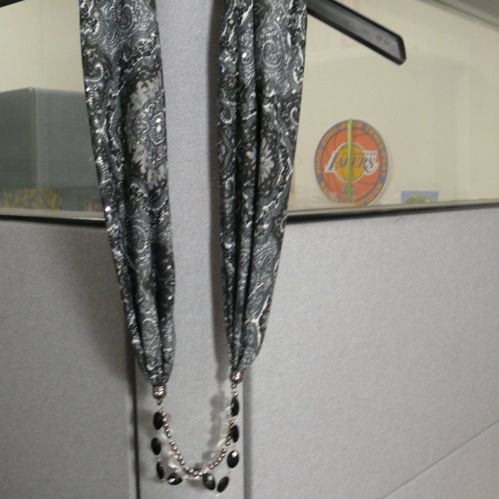 Womens Scarf Necklace Wrap Black Gray Paisley NWT